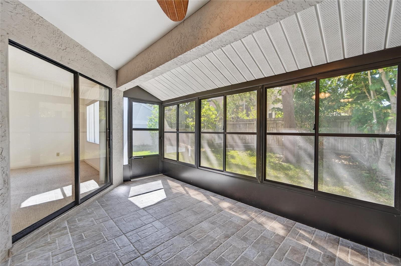 2369 BEVERLY DR — photo 14