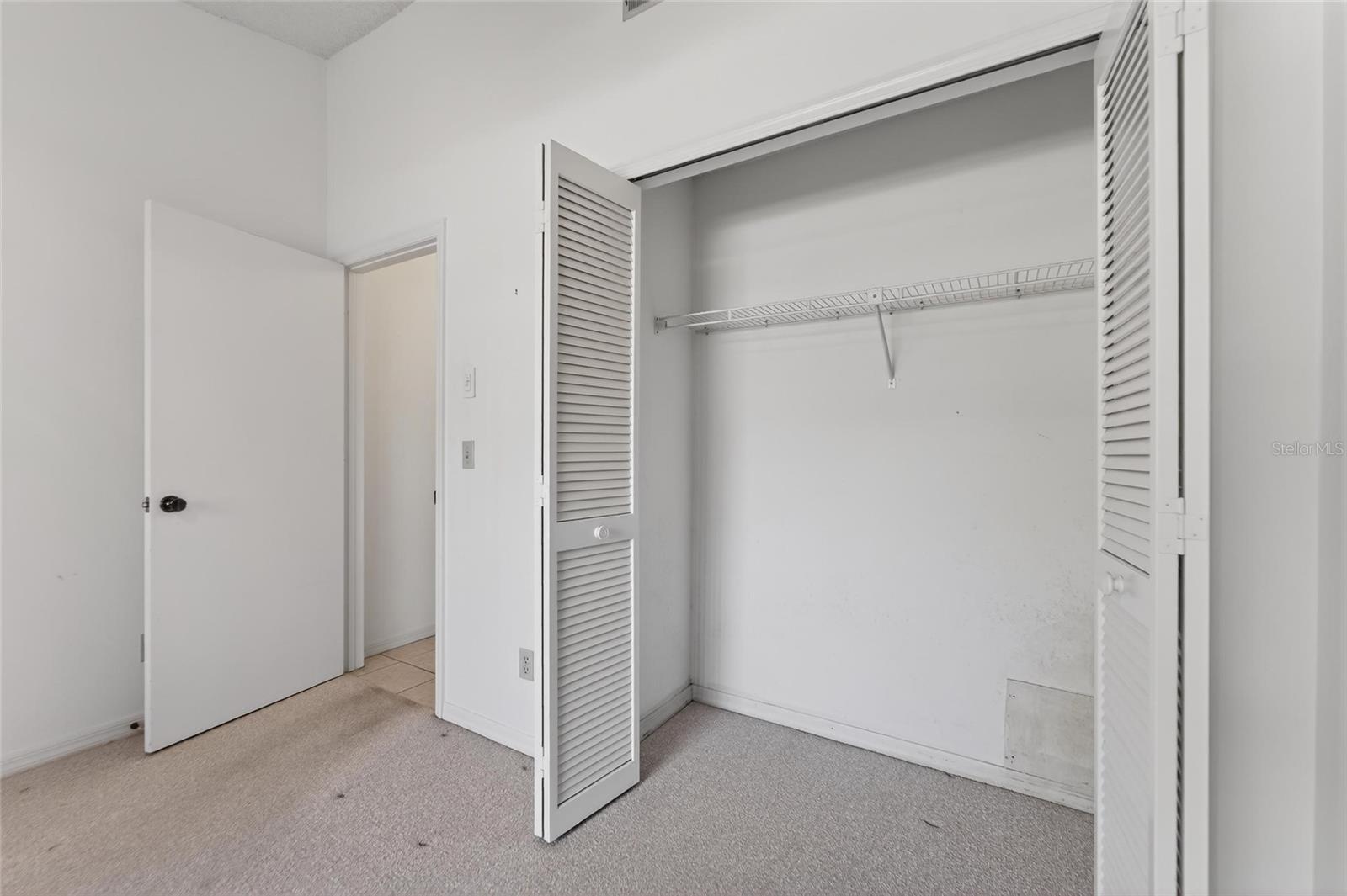 2369 BEVERLY DR — photo 41