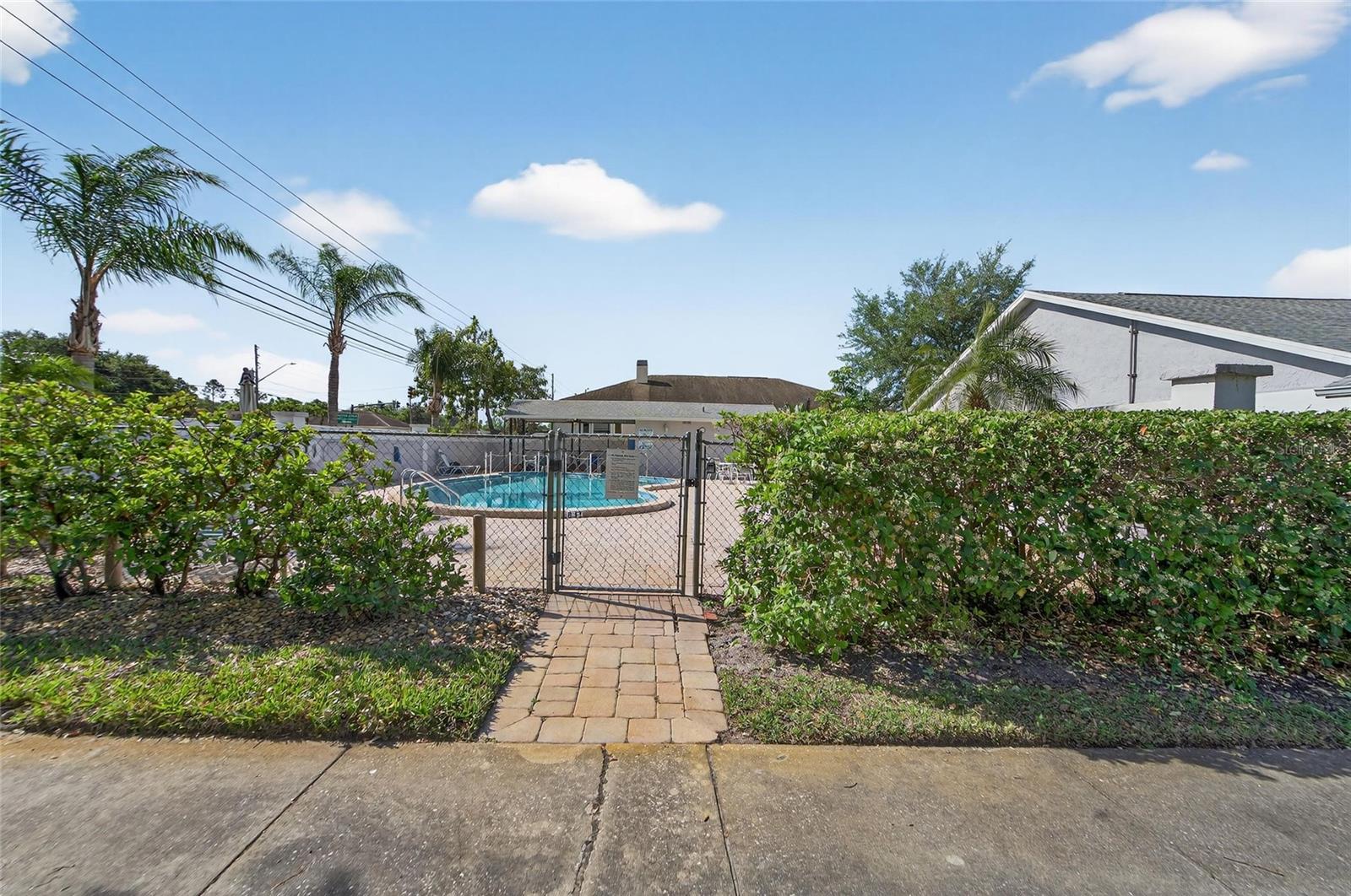 2369 BEVERLY DR — photo 51
