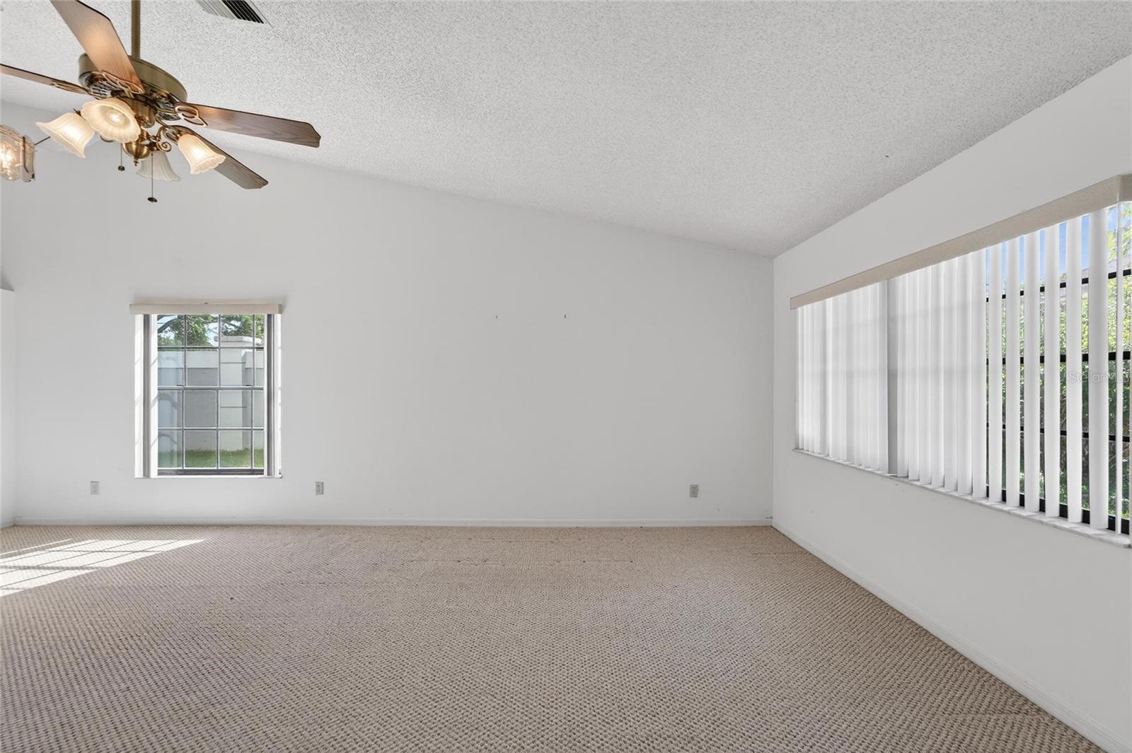 2369 BEVERLY DR — photo 17