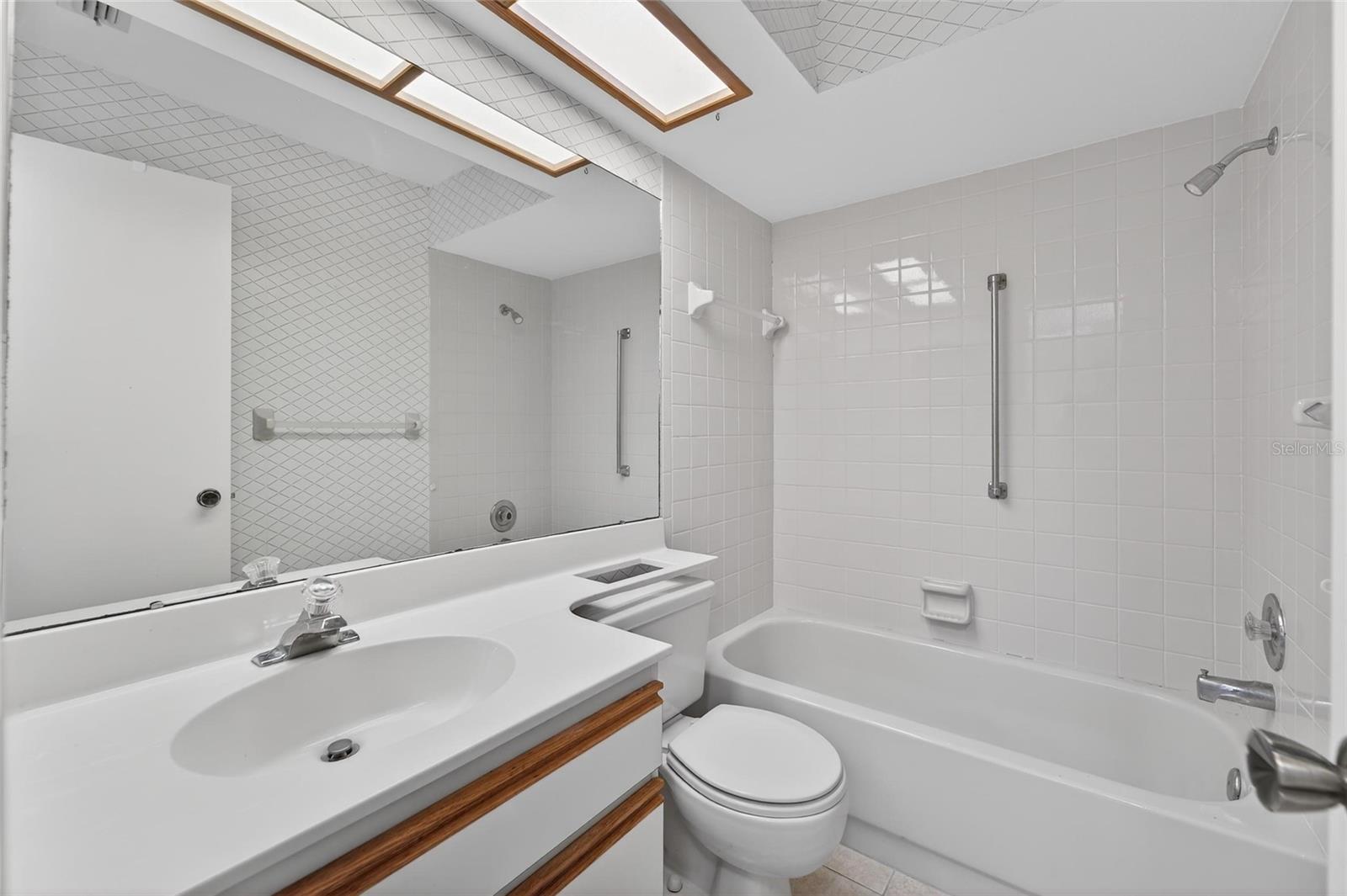 2369 BEVERLY DR — photo 35