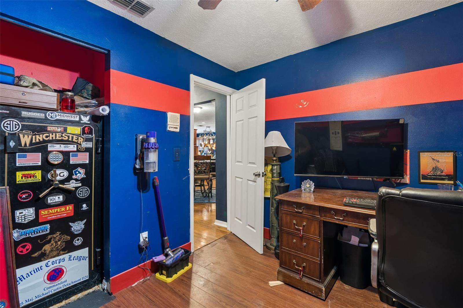 5059 BERNADETTE DR — photo 28