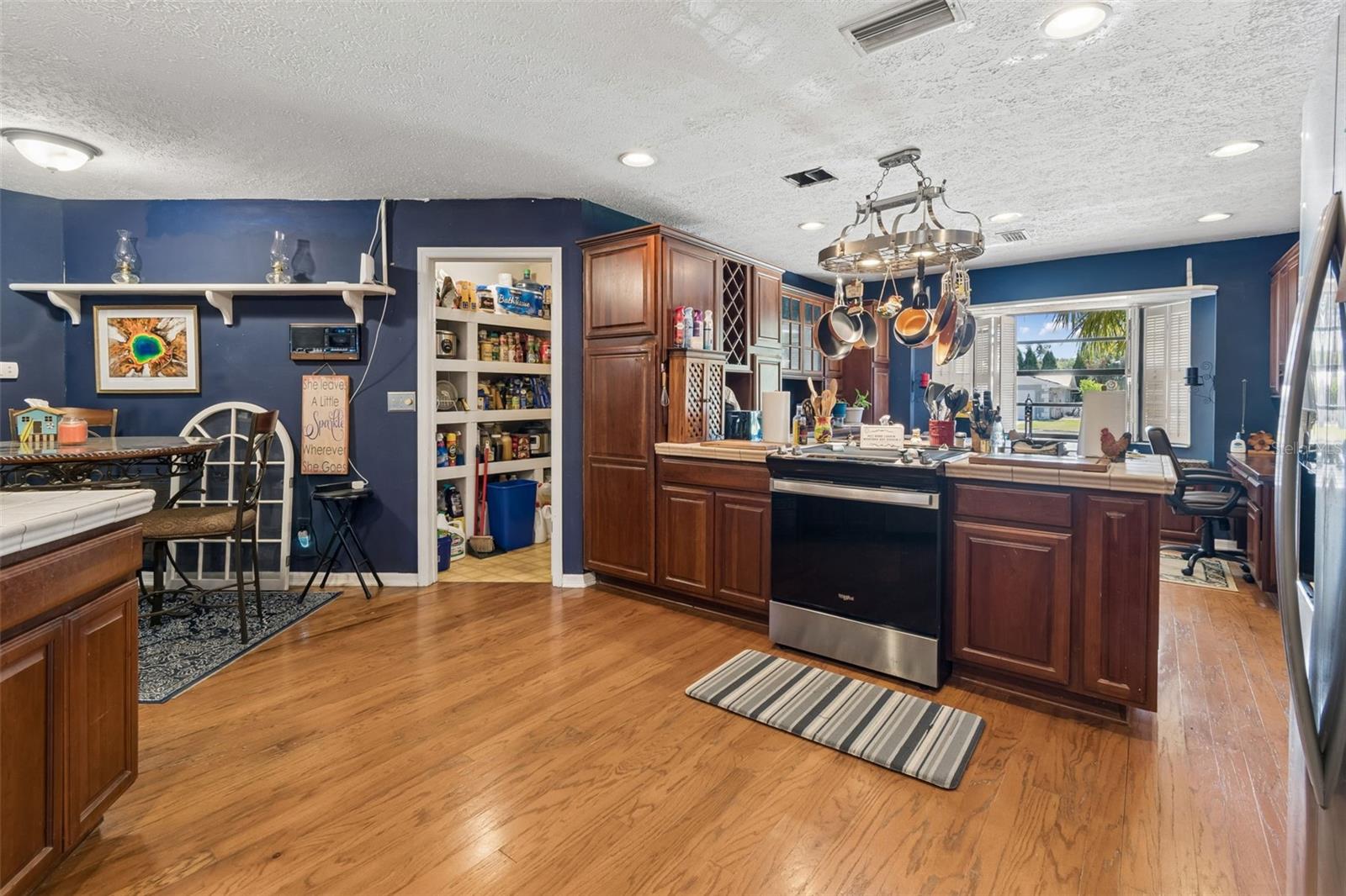 5059 BERNADETTE DR — photo 5