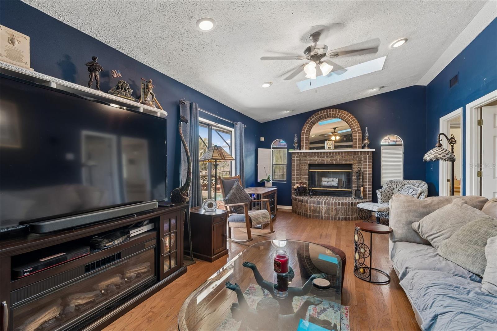 5059 BERNADETTE DR — photo 21