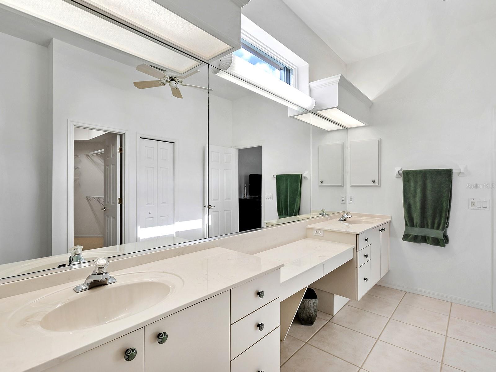 10106 GLENMORE AVE — photo 31