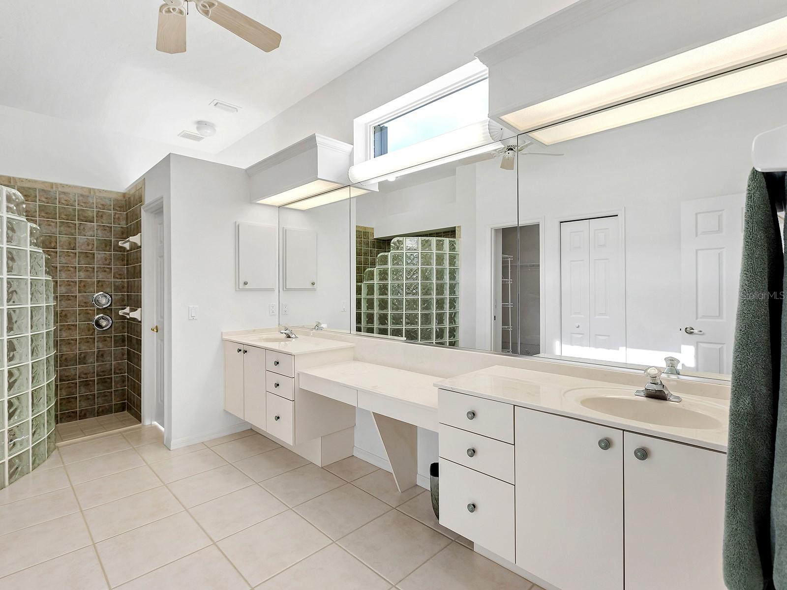 10106 GLENMORE AVE — photo 32
