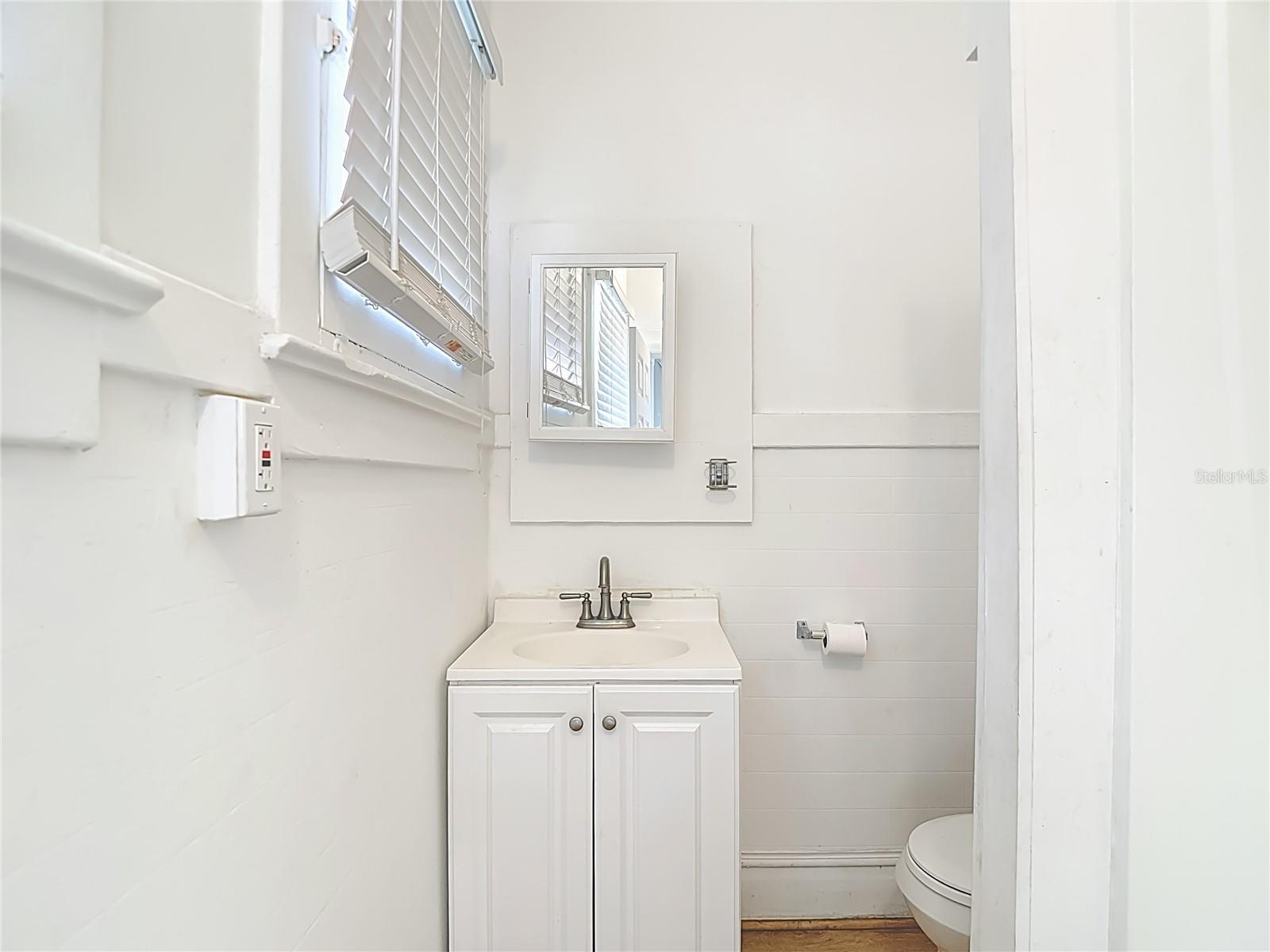 1004 E 22ND AVE — photo 55