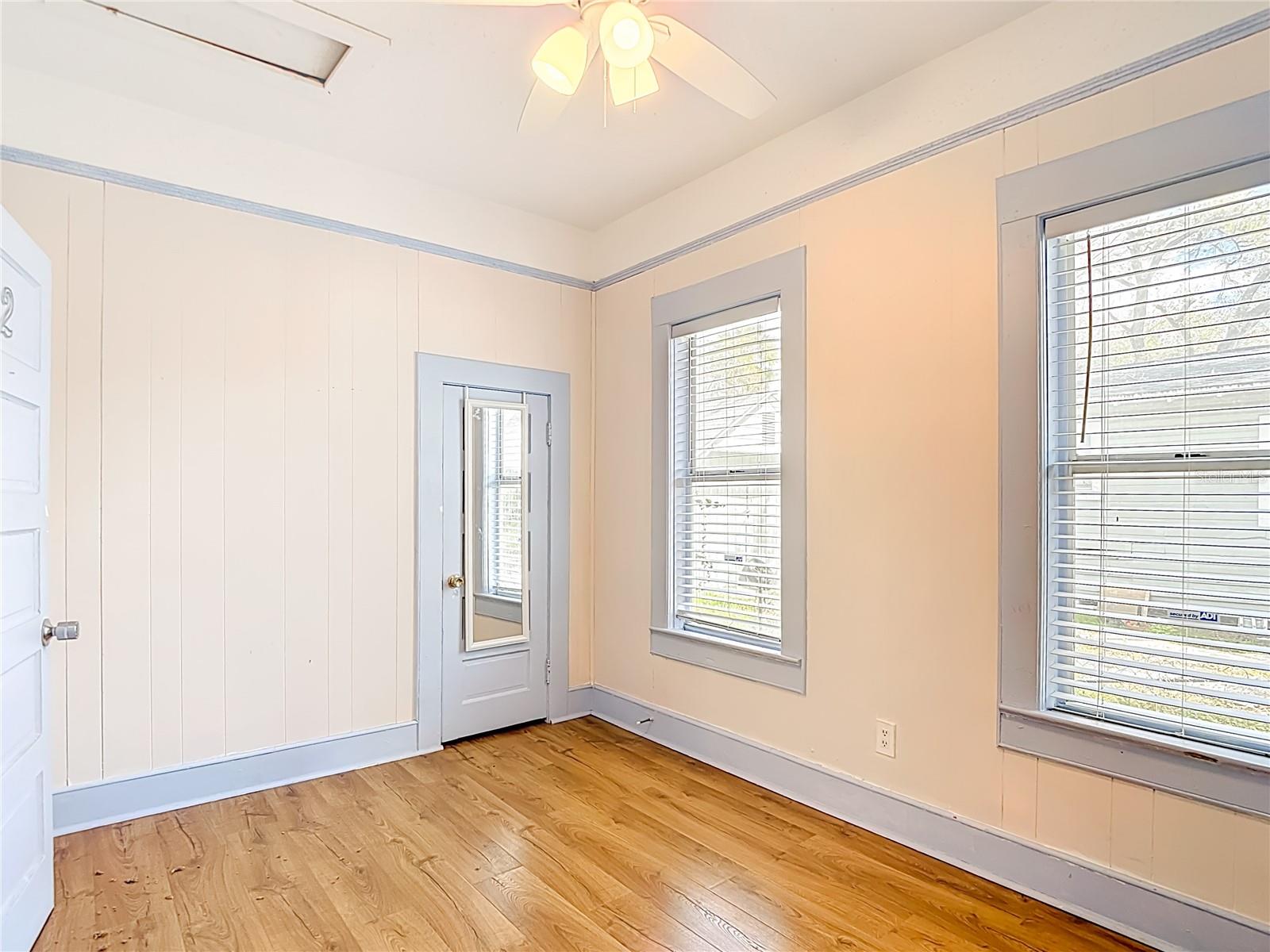 1004 E 22ND AVE — photo 37