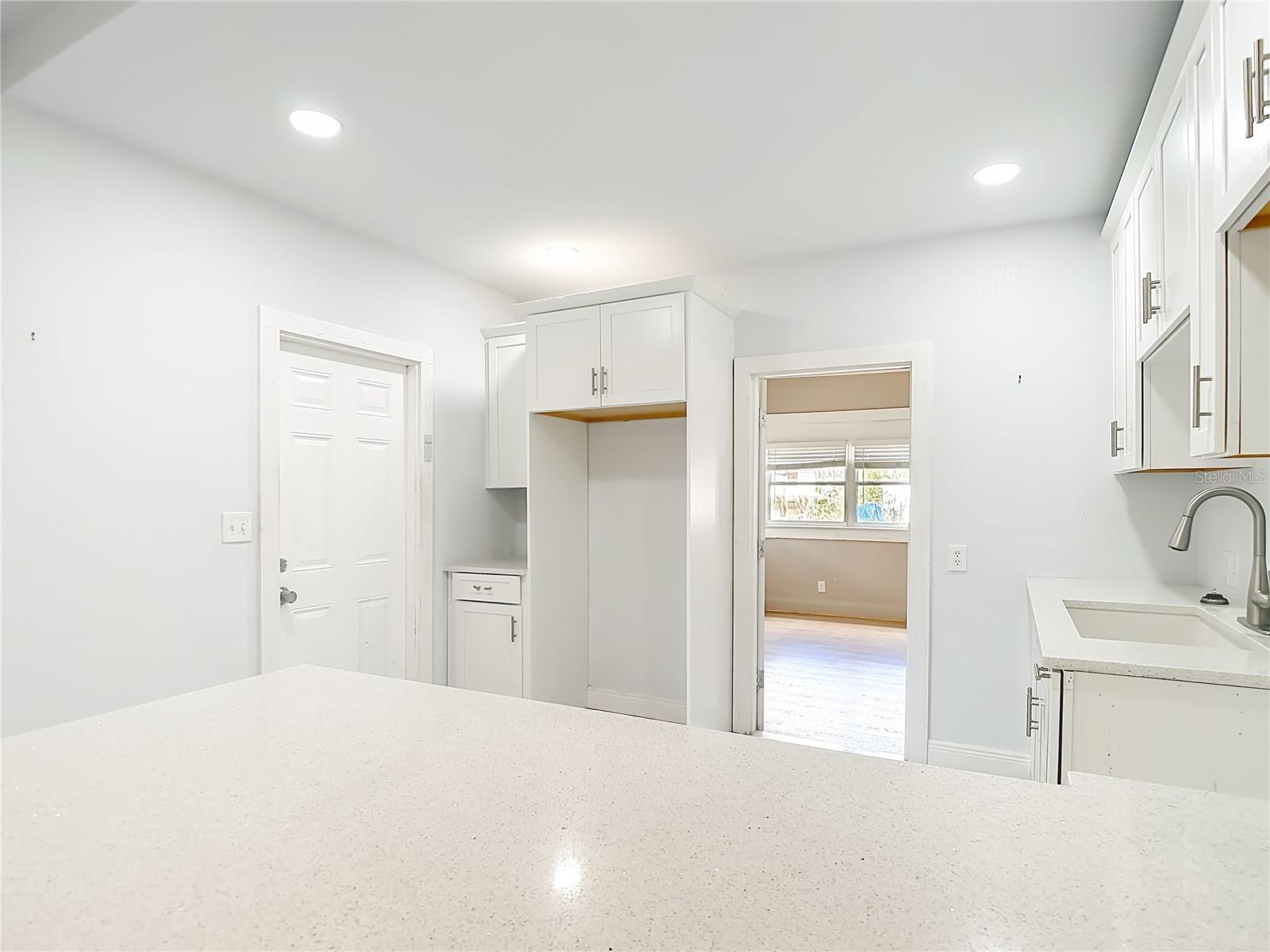 1004 E 22ND AVE — photo 19