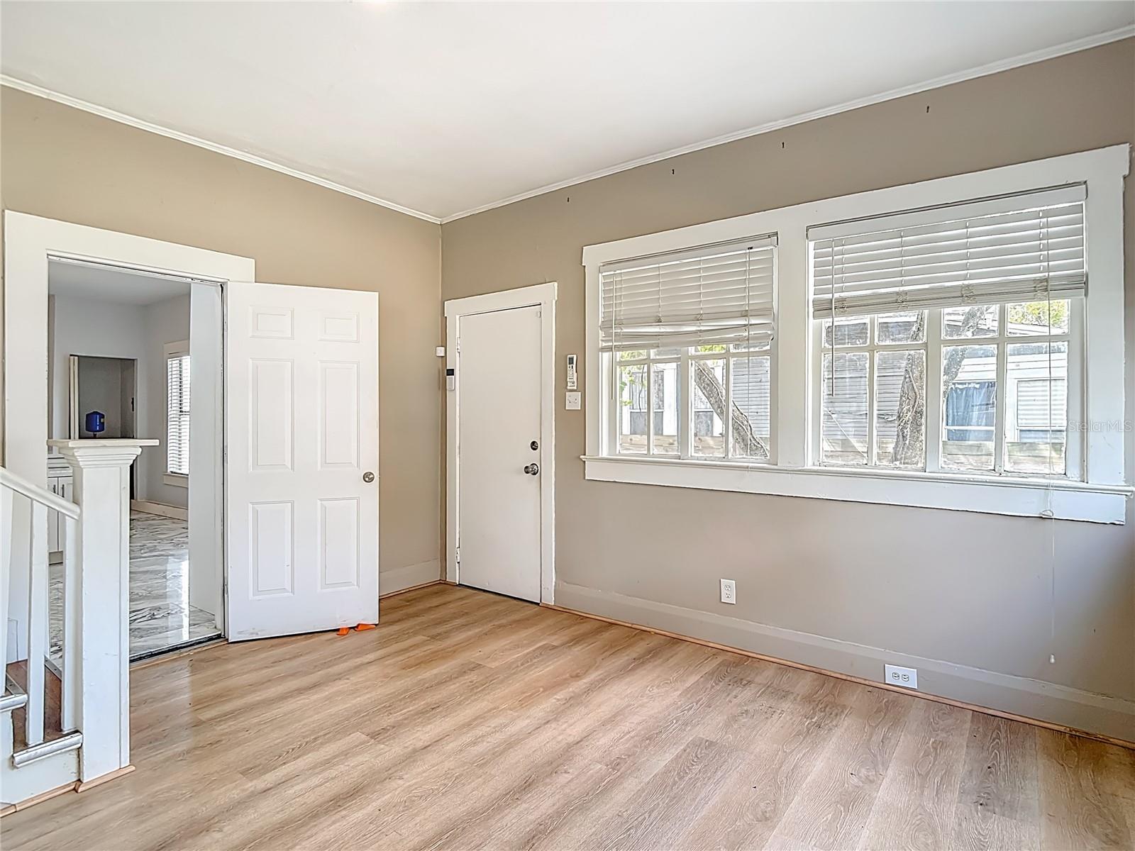 1004 E 22ND AVE — photo 28