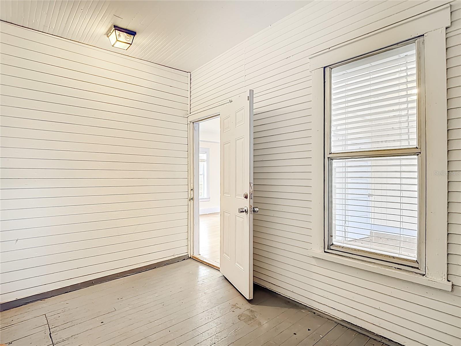 1004 E 22ND AVE — photo 10