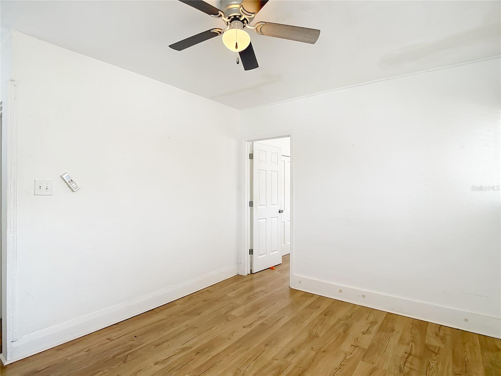 1004 E 22ND AVE — photo 48