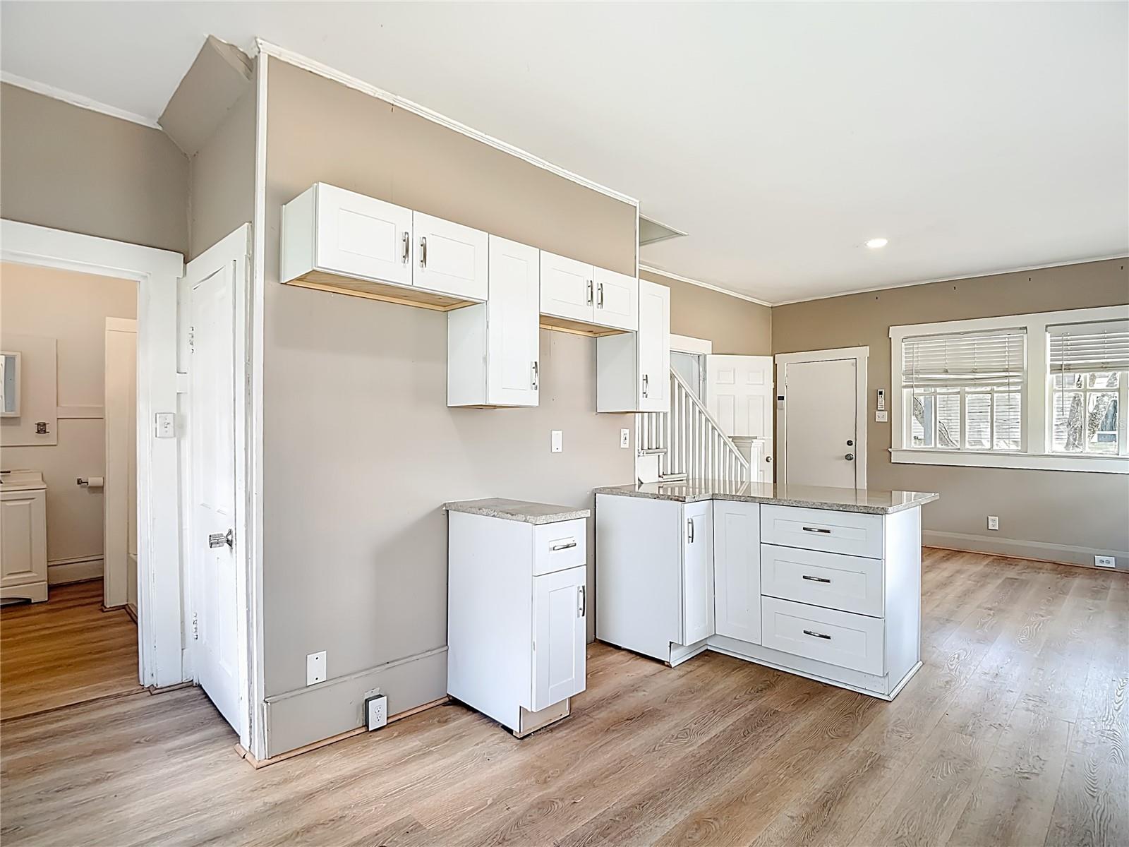 1004 E 22ND AVE — photo 32