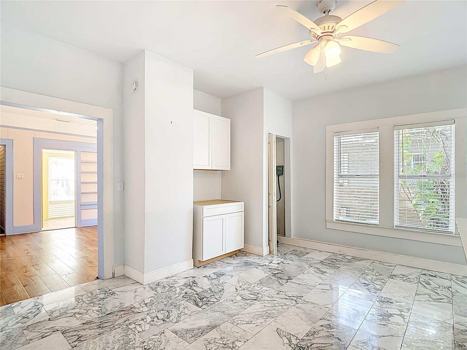 1004 E 22ND AVE — photo 17