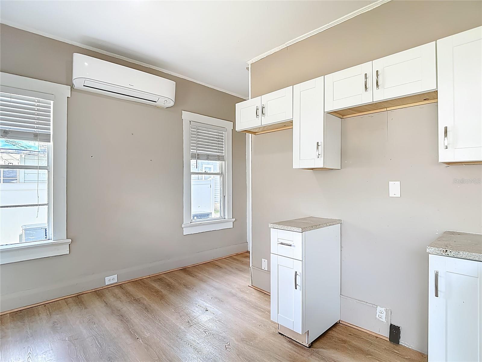 1004 E 22ND AVE — photo 31