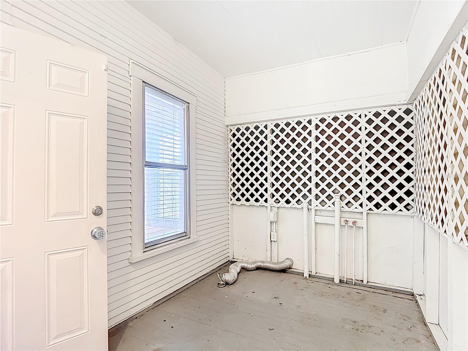 1004 E 22ND AVE — photo 9