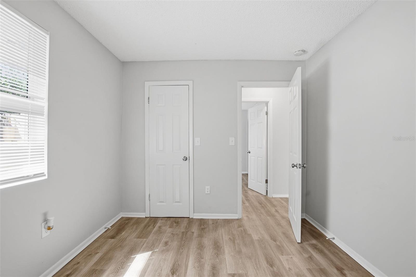 728 E SPRUCE ST — photo 25