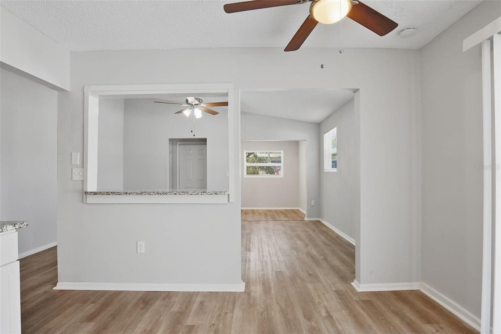 728 E SPRUCE ST — photo 16