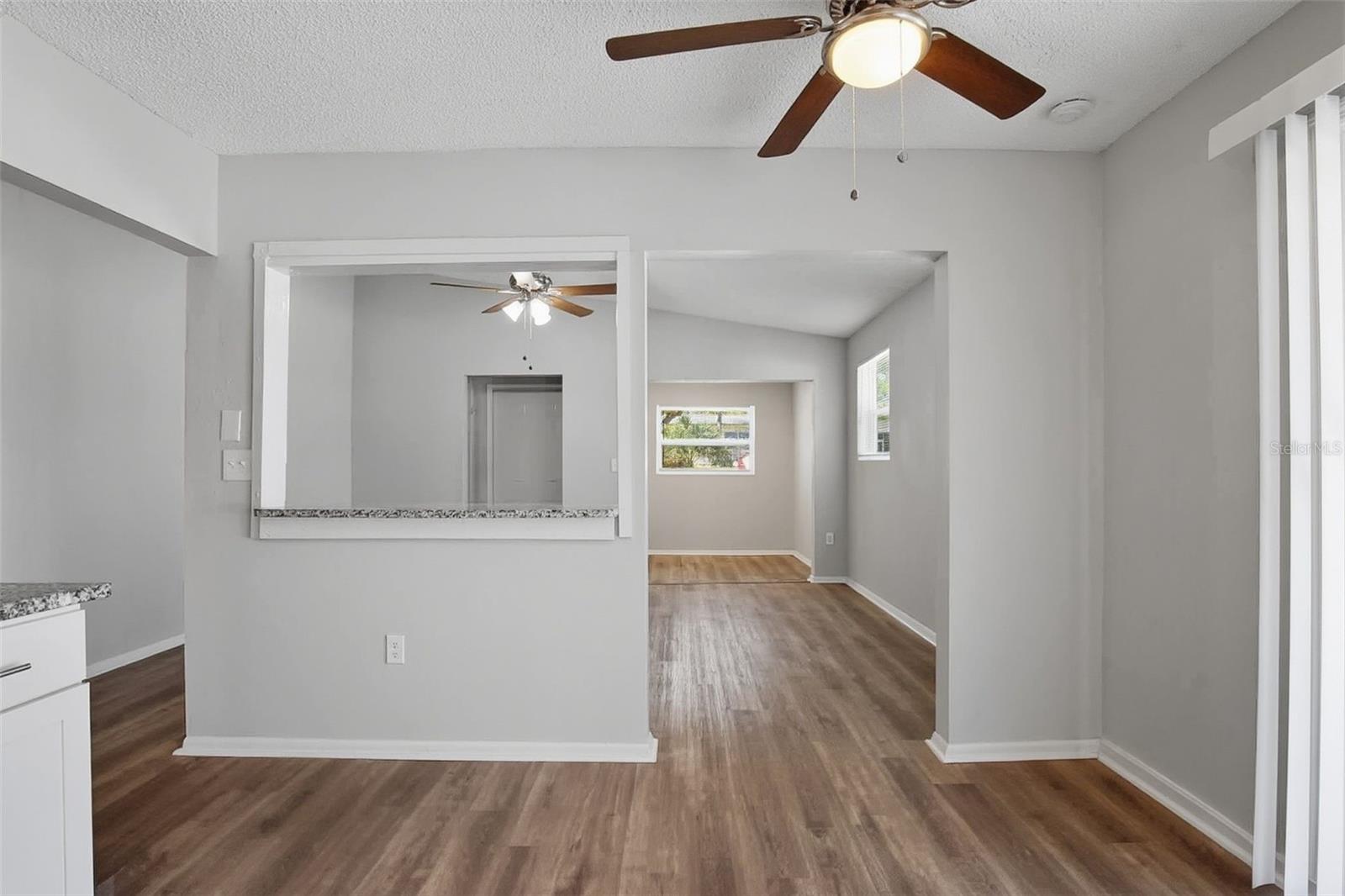 728 E SPRUCE ST — photo 10