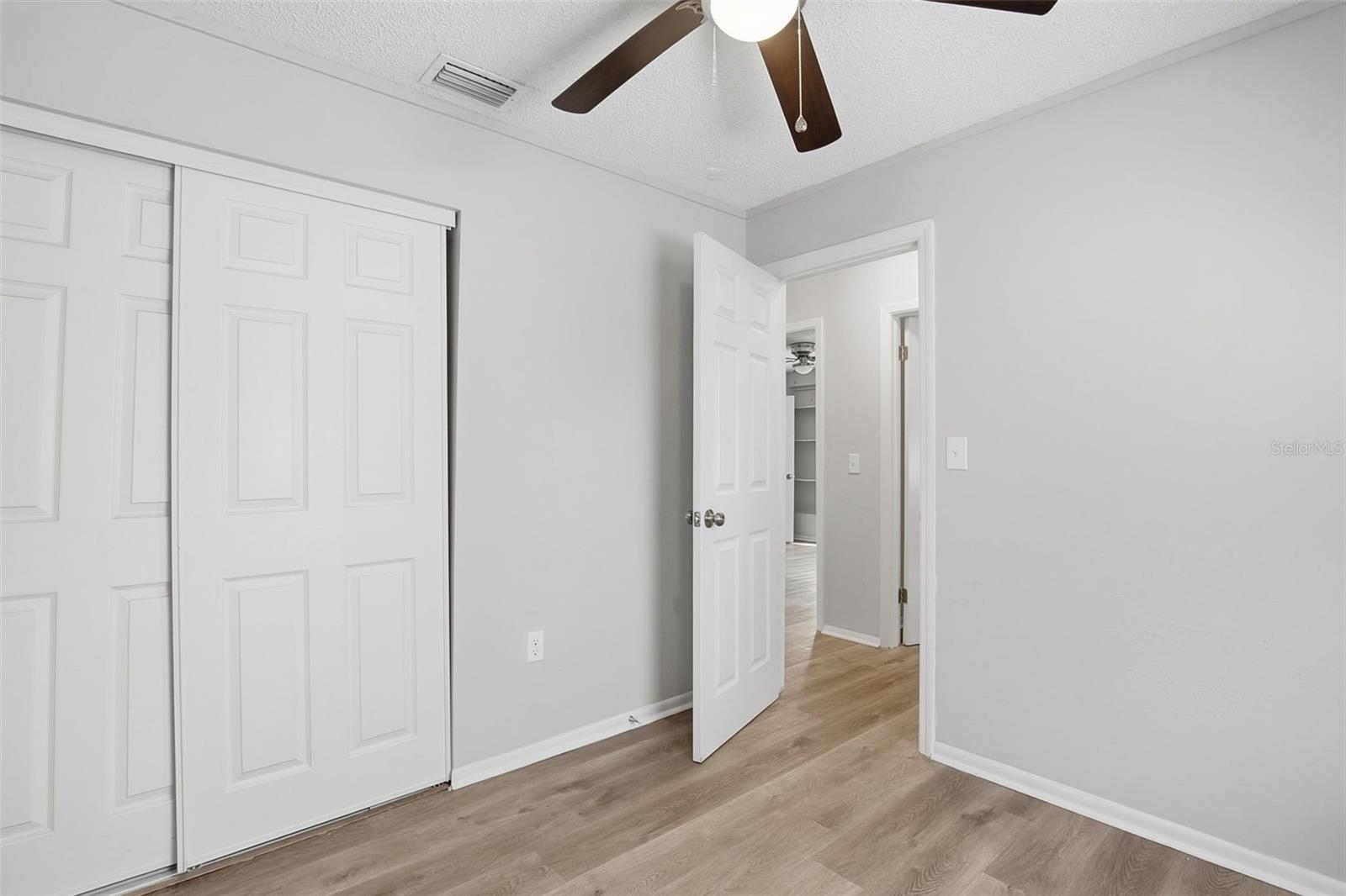 728 E SPRUCE ST — photo 28