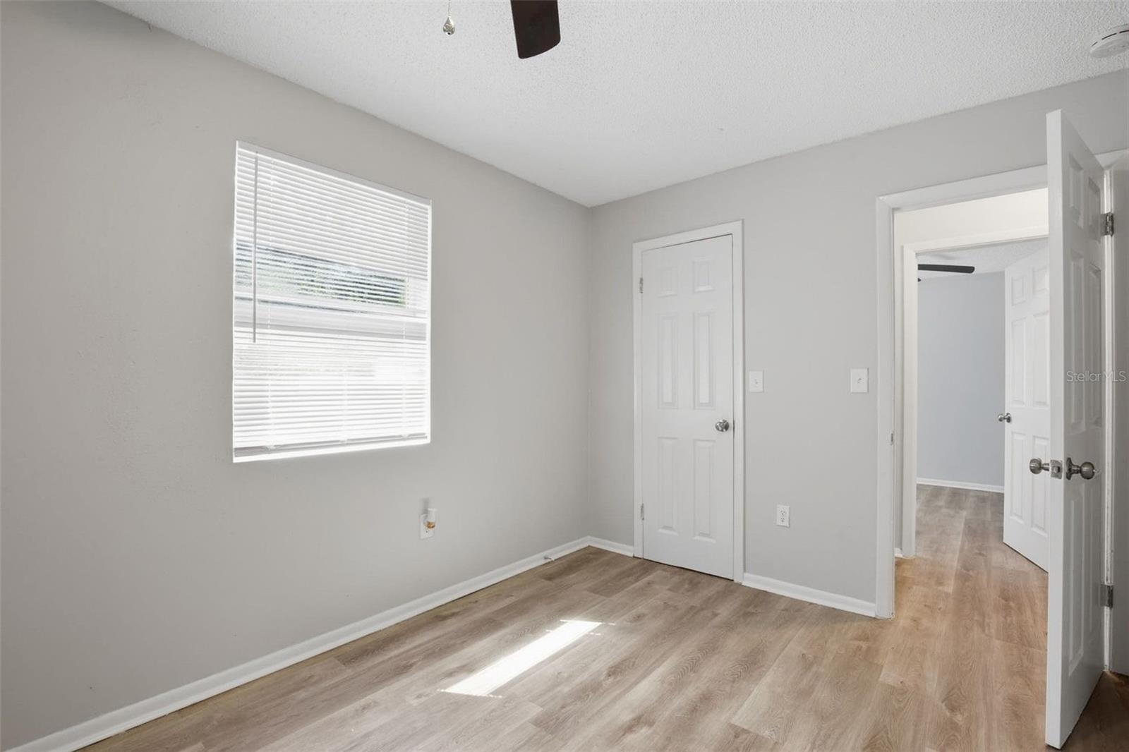728 E SPRUCE ST — photo 26