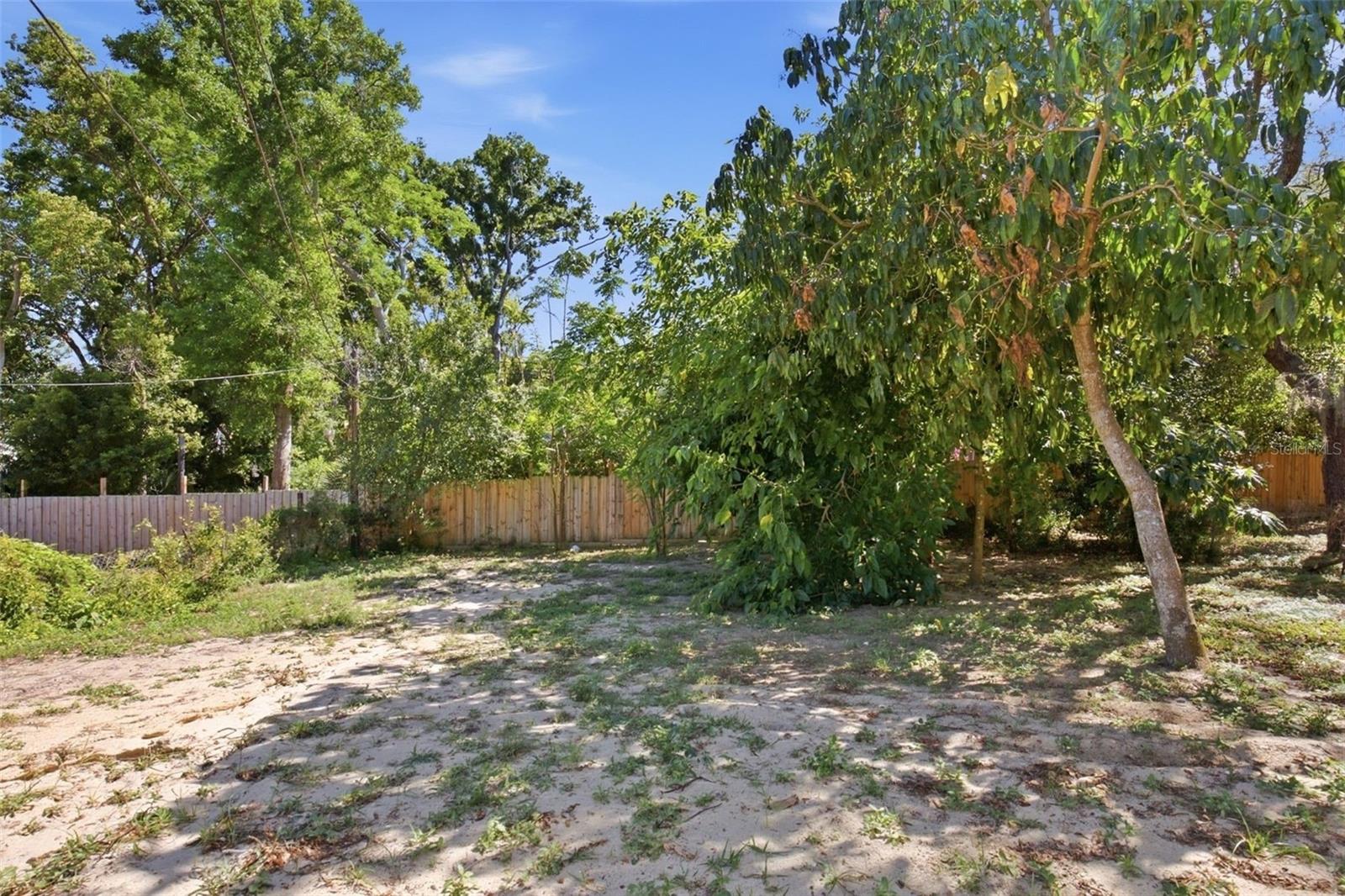 728 E SPRUCE ST — photo 34