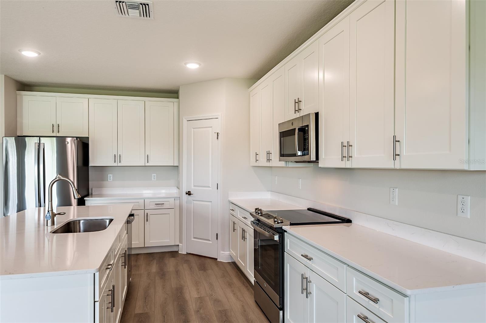 31717 BIENVILLE LN — photo 8