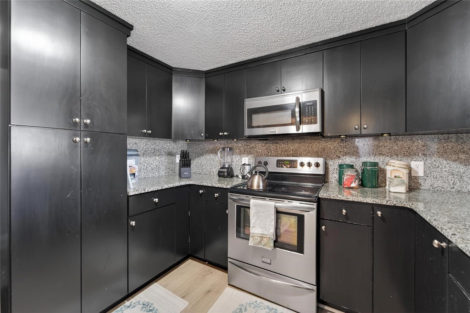 15821 ADOBE DR — photo 12
