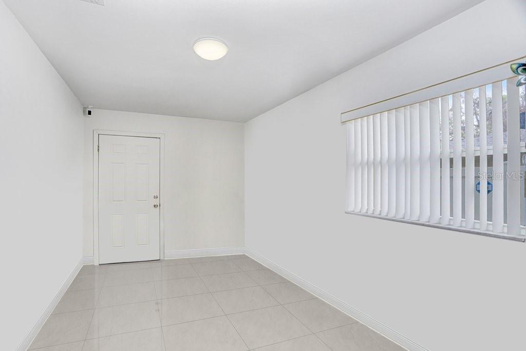 6923 N HIMES AVE — photo 5