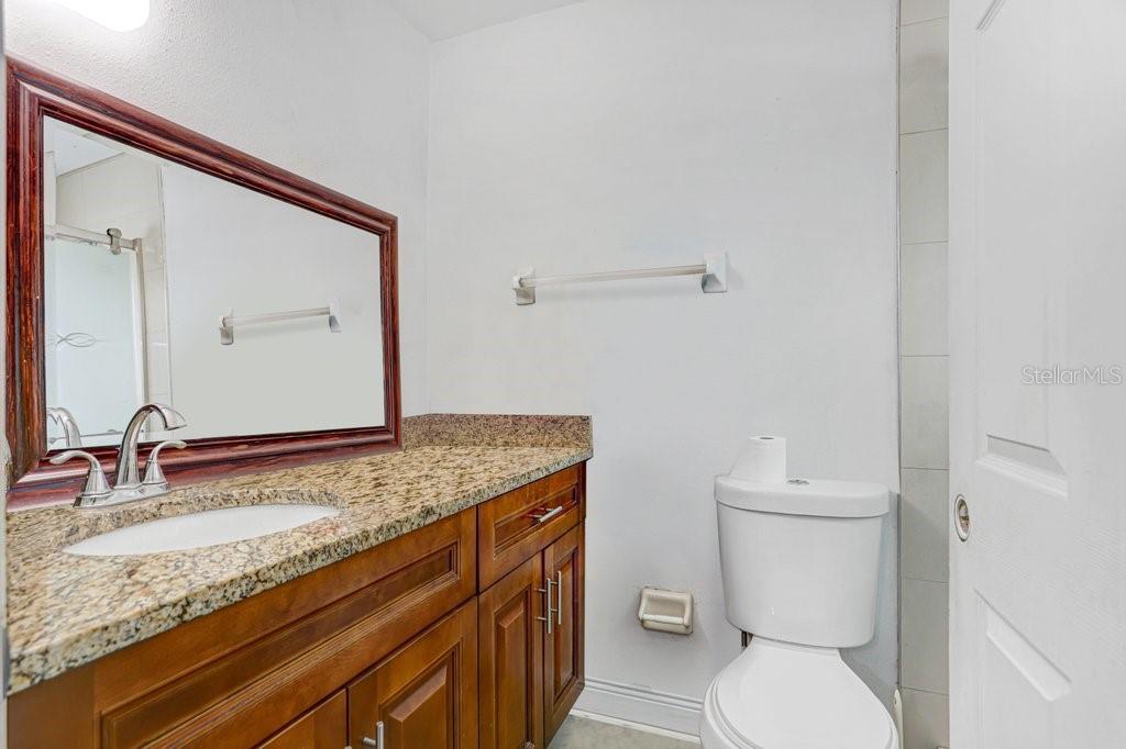 6923 N HIMES AVE — photo 6