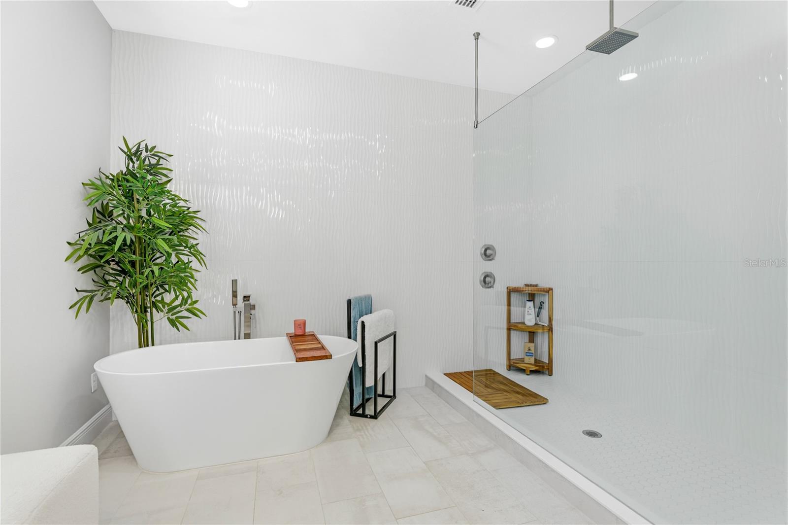 1735 LAKE VERONA CIR — photo 5