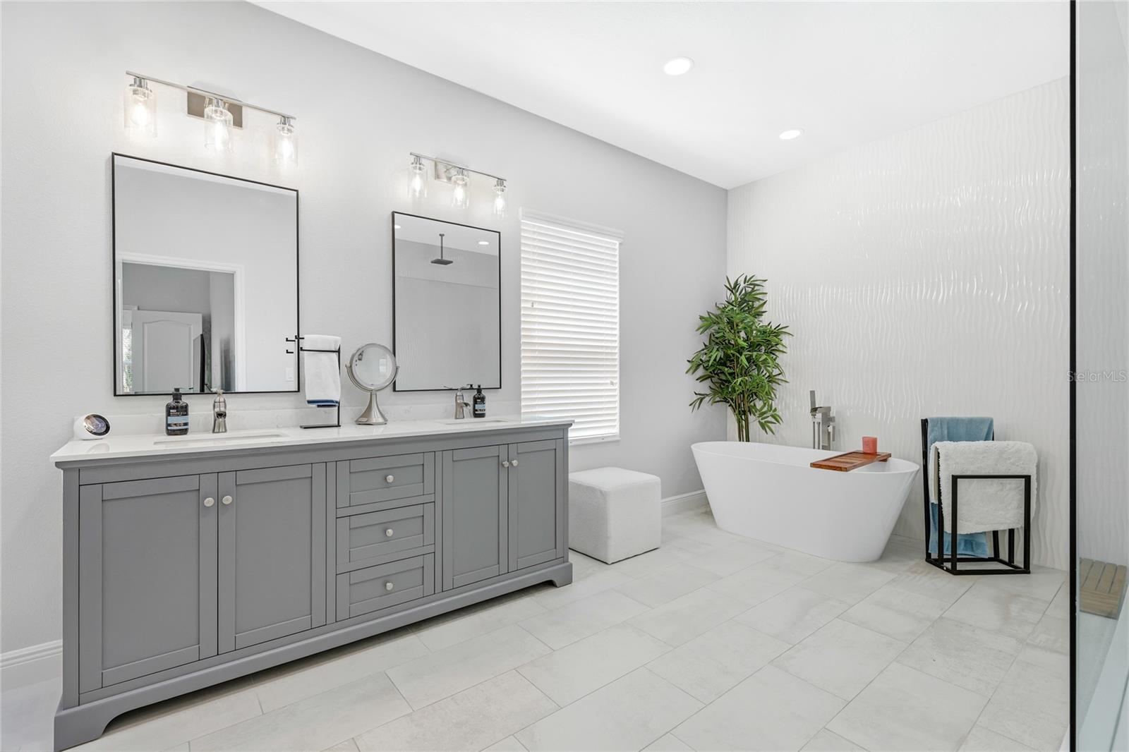 1735 LAKE VERONA CIR — photo 4