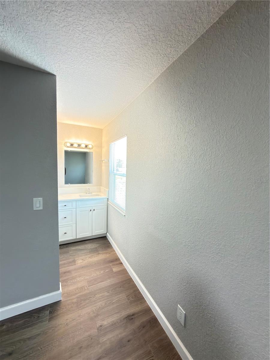8443 N GRADY AVE — photo 20