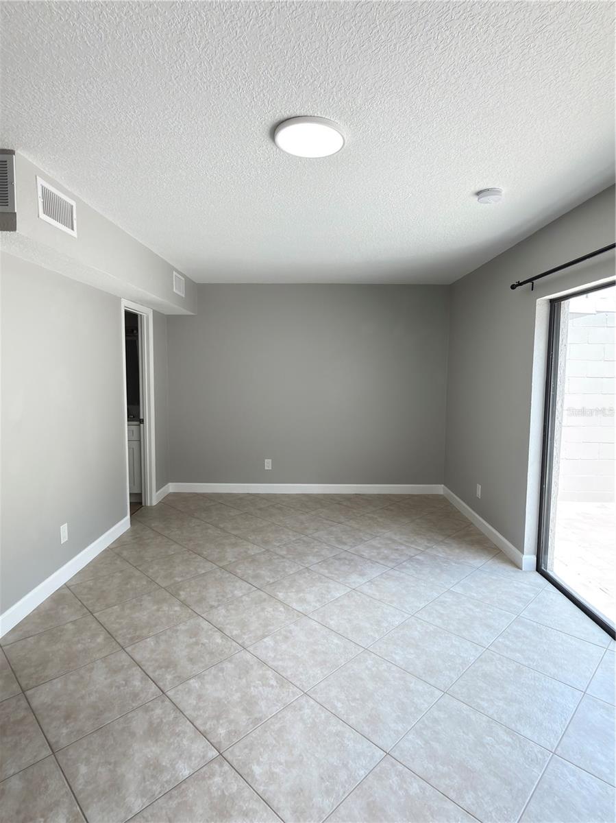 8443 N GRADY AVE — photo 4