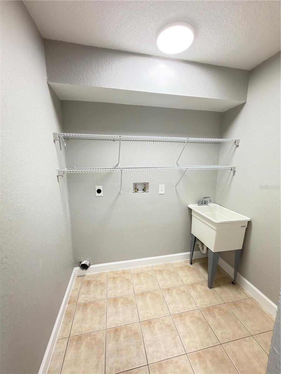 8443 N GRADY AVE — photo 28