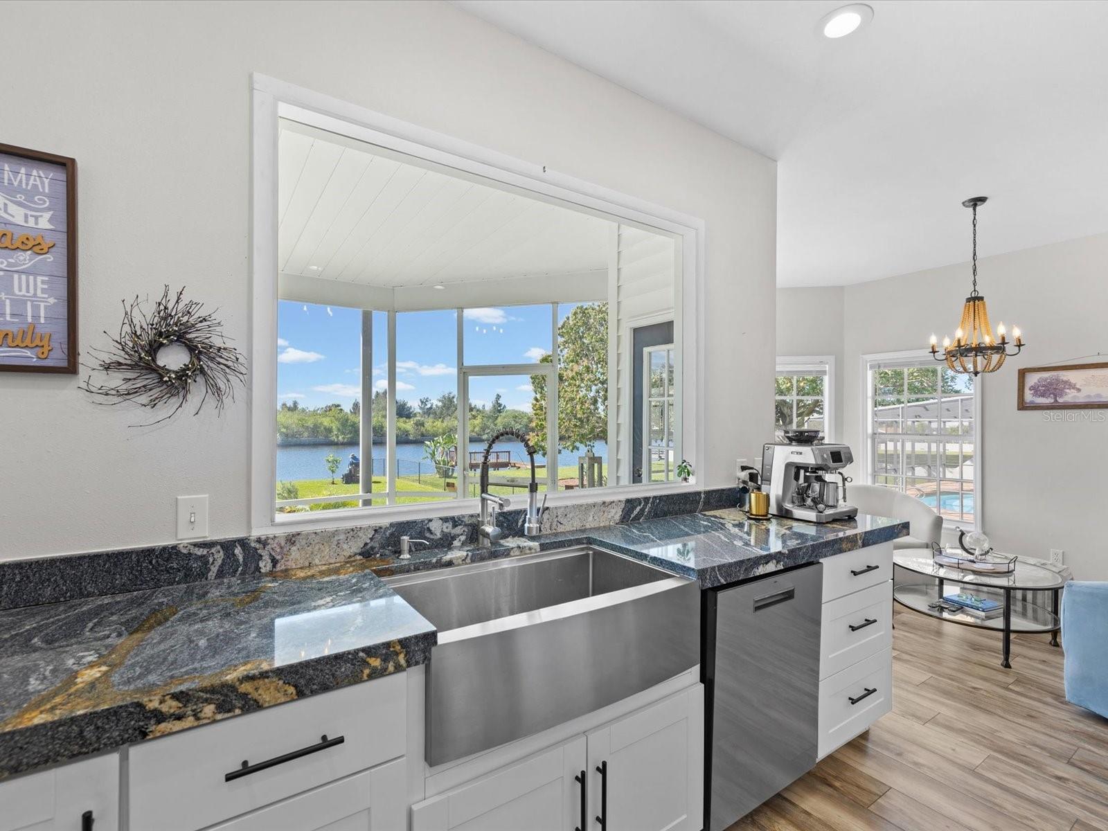 1414 DEIRDRE DR — photo 25