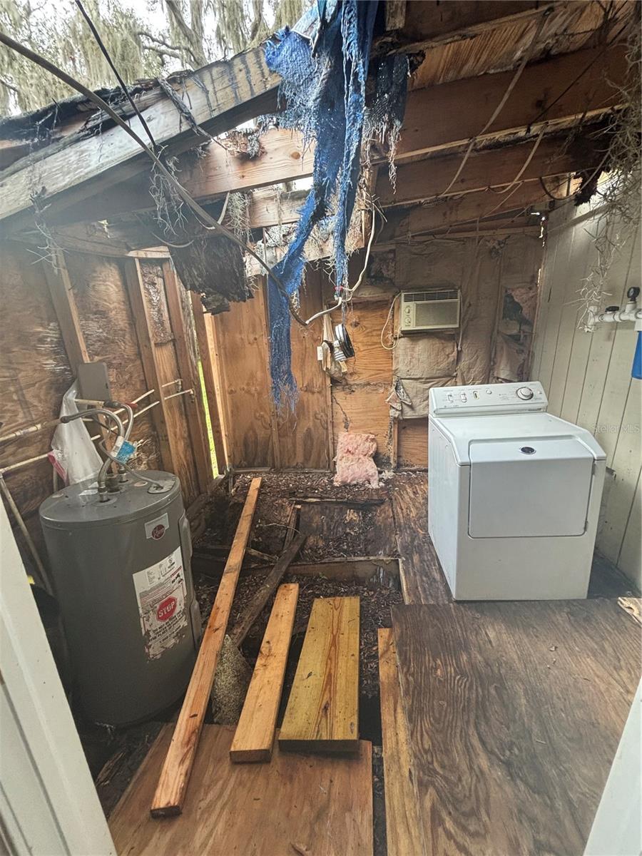 1811 BEACHWAY LN — photo 17