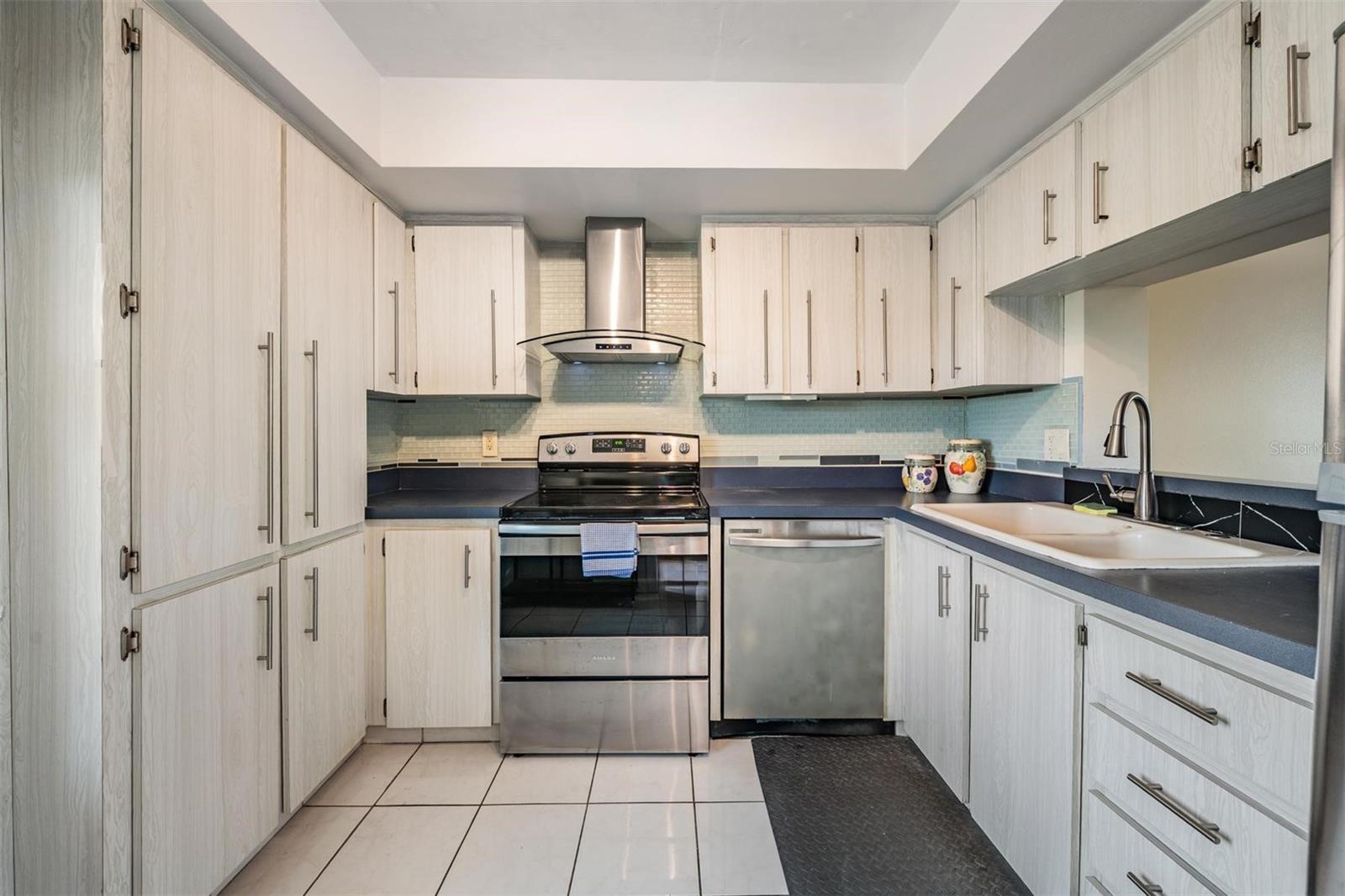 2621 COVE CAY DR #606 — photo 14