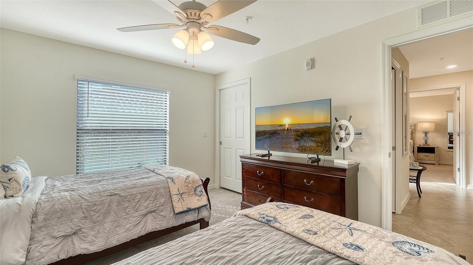 5537 PALMER CIR #201 — photo 37