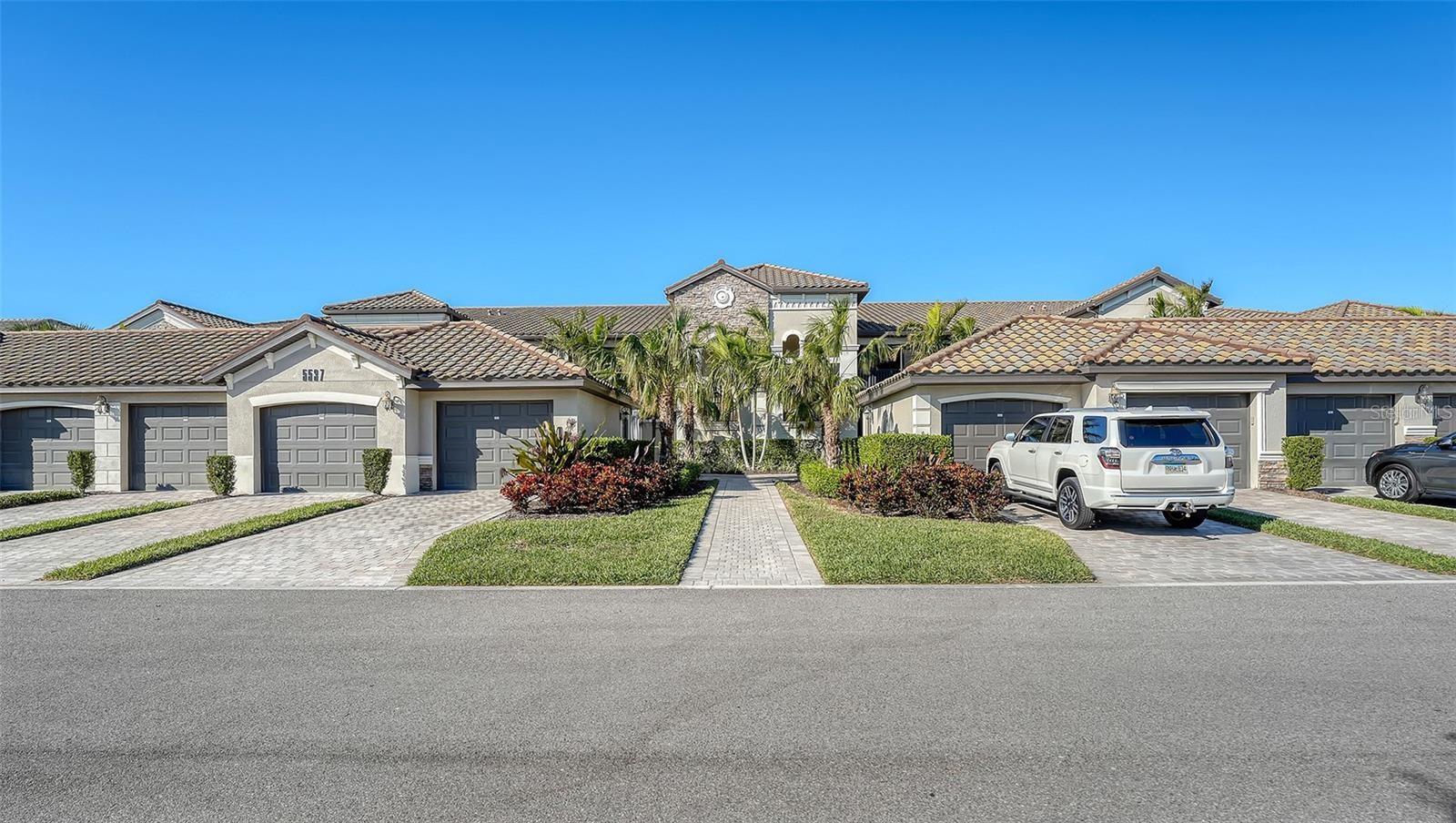 5537 PALMER CIR #201 — photo 2