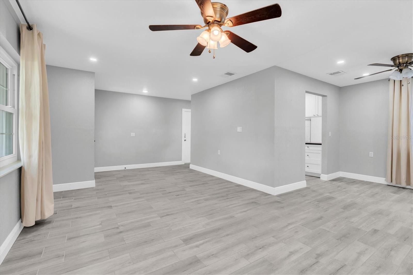 5619 DENVER ST NE — photo 7