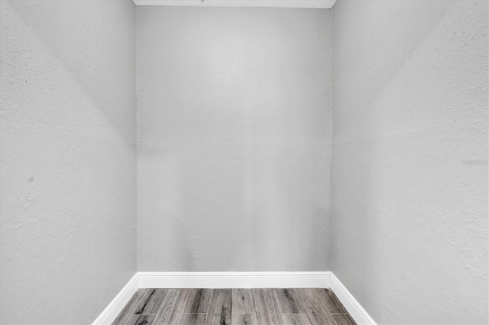 5619 DENVER ST NE — photo 26