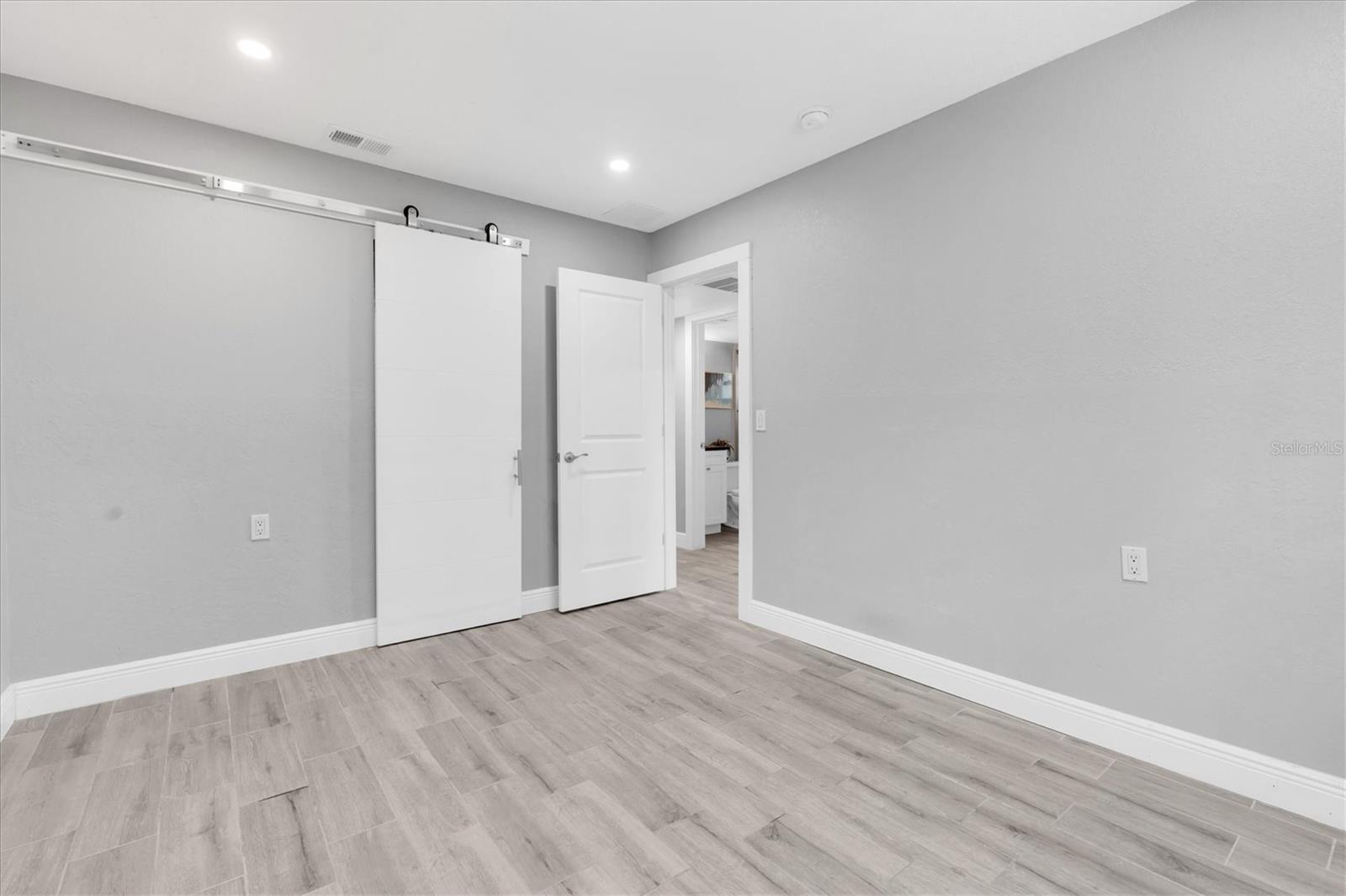 5619 DENVER ST NE — photo 25