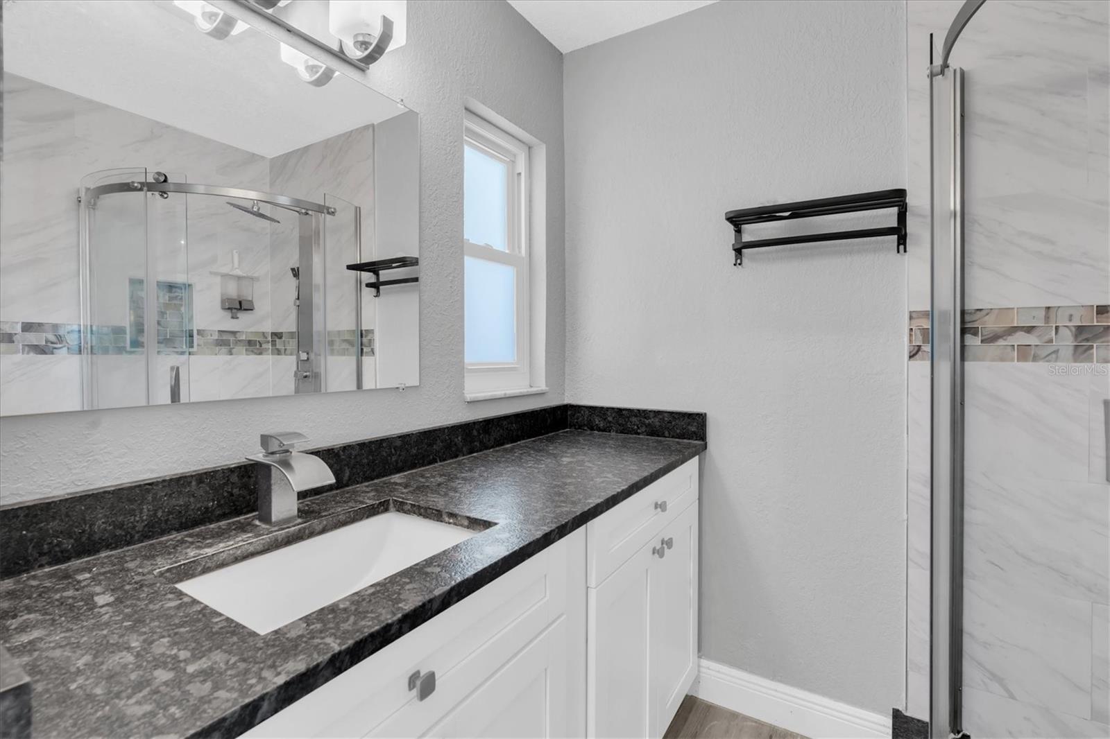 5619 DENVER ST NE — photo 22