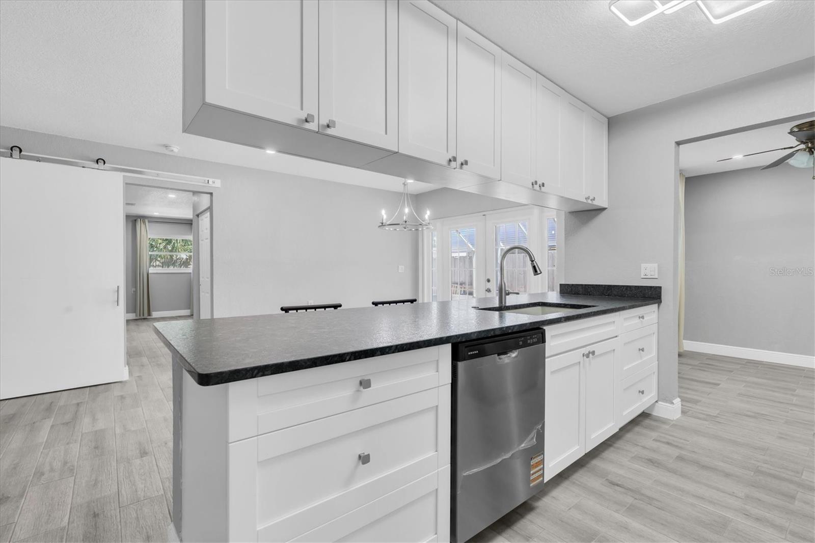 5619 DENVER ST NE — photo 15