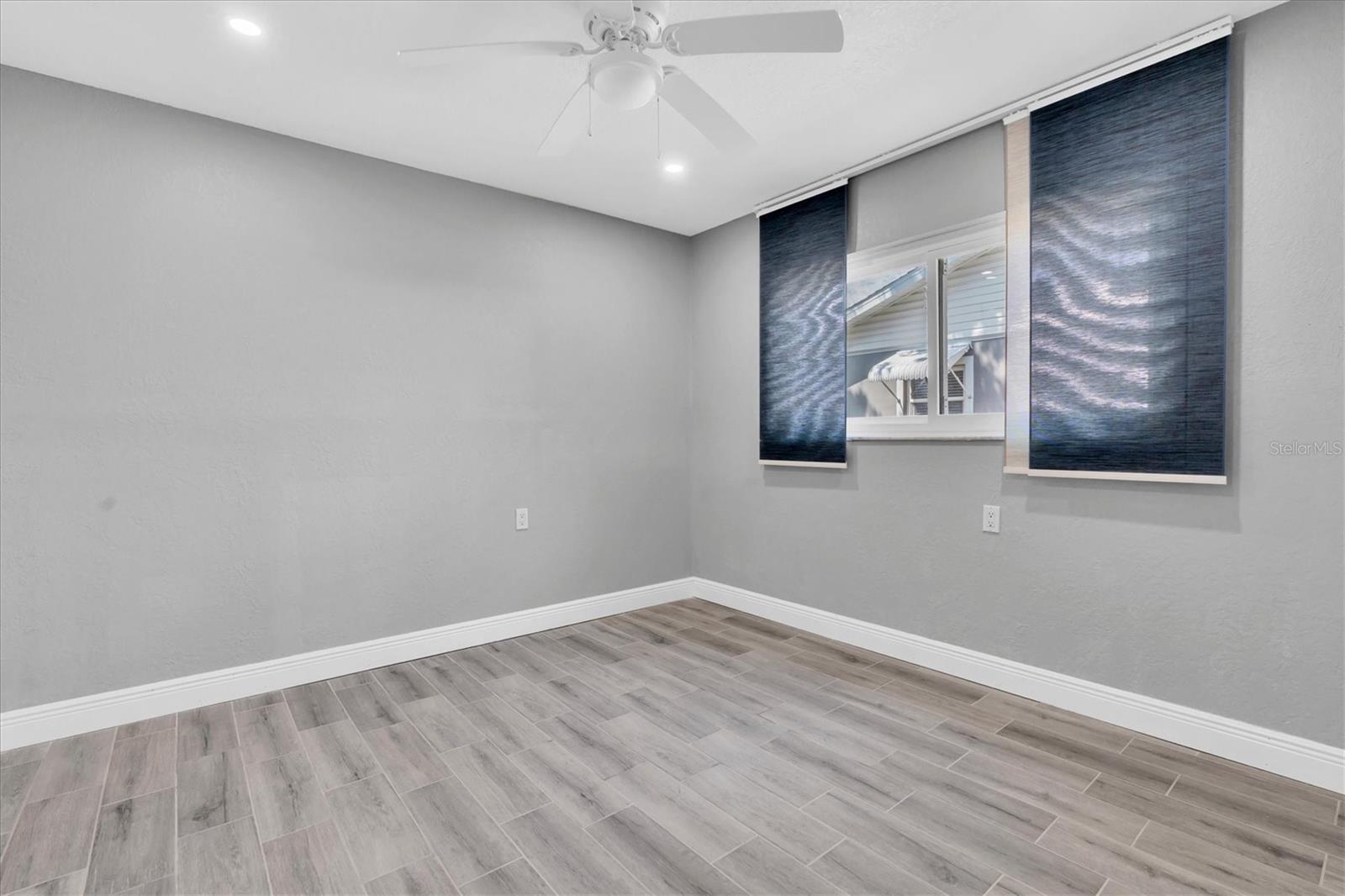 5619 DENVER ST NE — photo 24