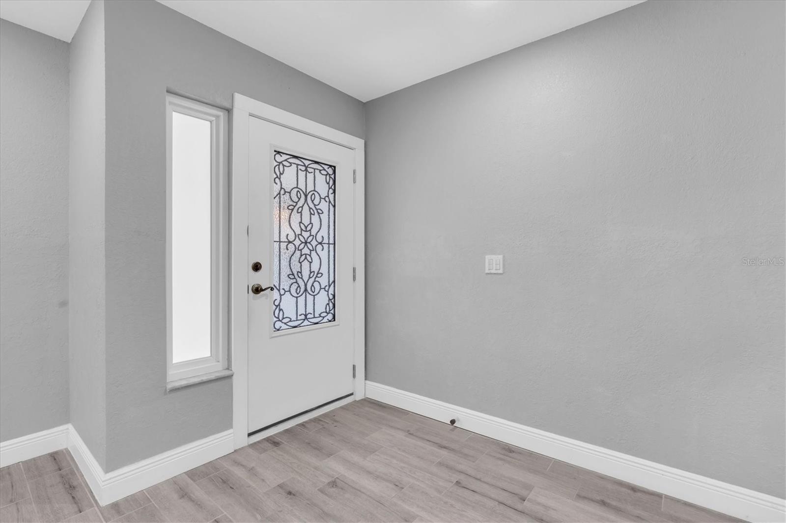 5619 DENVER ST NE — photo 2