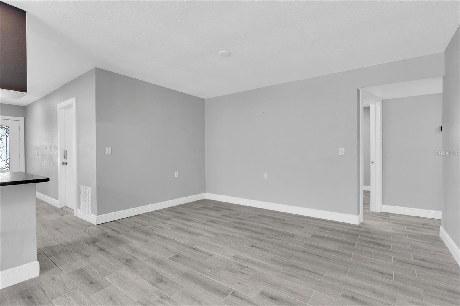 5619 DENVER ST NE — photo 16