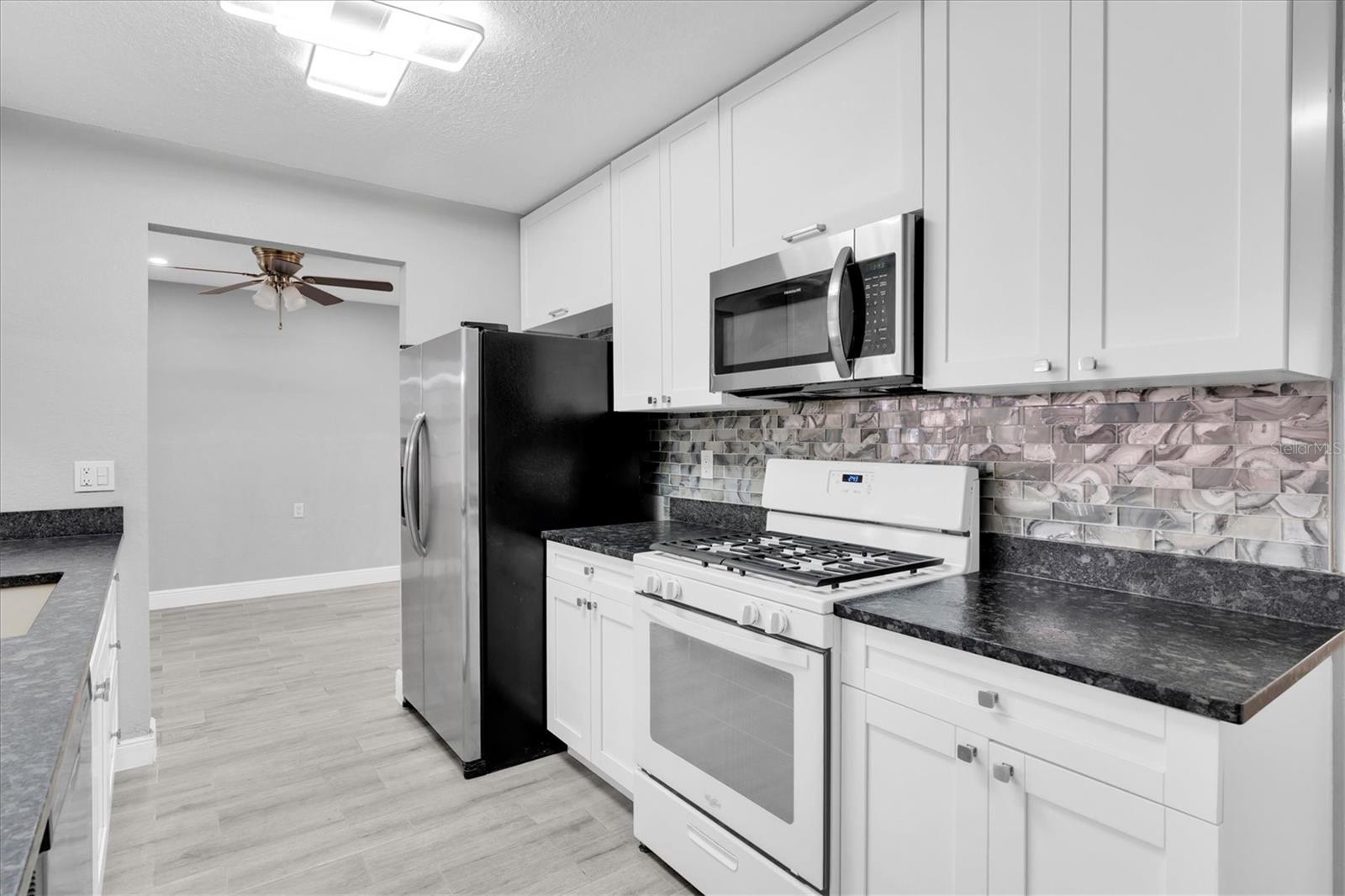 5619 DENVER ST NE — photo 14