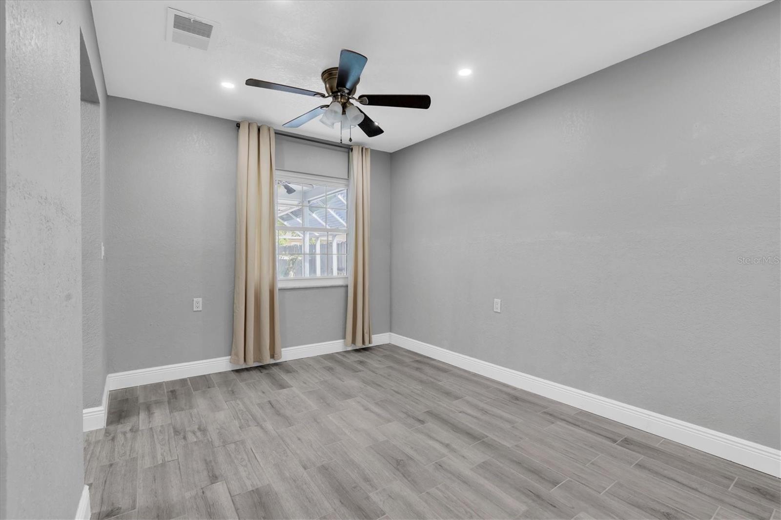 5619 DENVER ST NE — photo 31